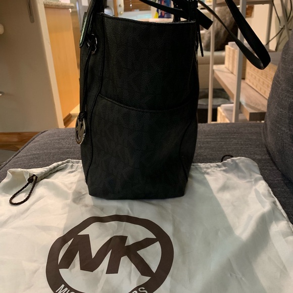 Black Michael Kors Leather Tote Bag - Picture 2 of 7